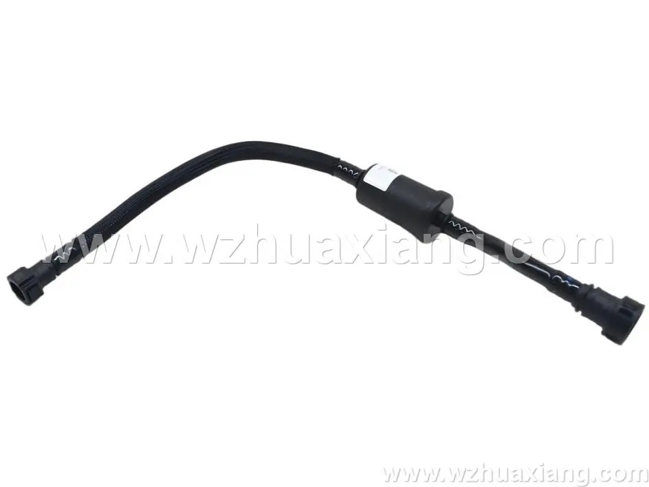 燃油箱通气
管带谐振器
Fuel  tank  vent  pipe