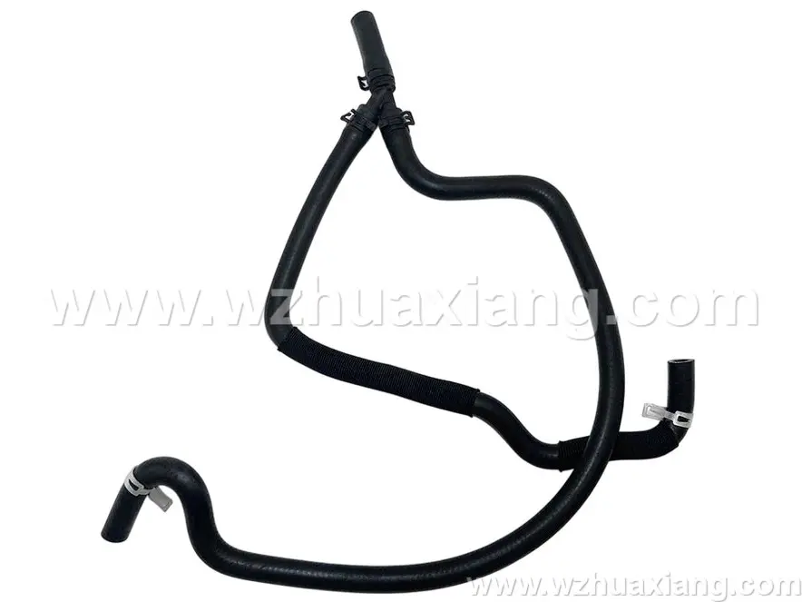 散热器旁通软管
散热器水管 
Radiator hose           LR3